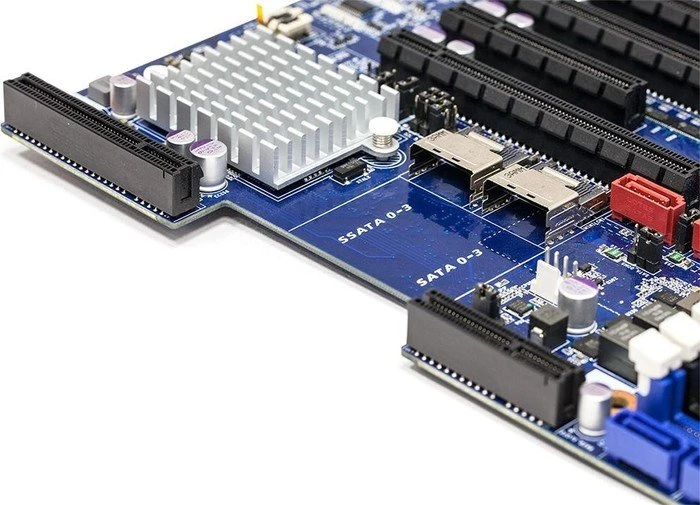 GIGABYTE MD60-SC0 (2x Intel 2011-3)