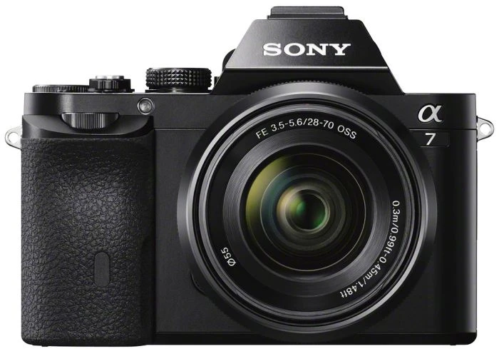 Sony Alpha 7 mit Objektiv FE 28-70mm 3.5-5.6 OSS