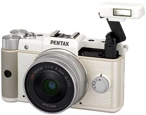 Pentax Q weiß mit Objektiv Q 02 Standard Zoom 5-15mm 2.8-4.5 AL