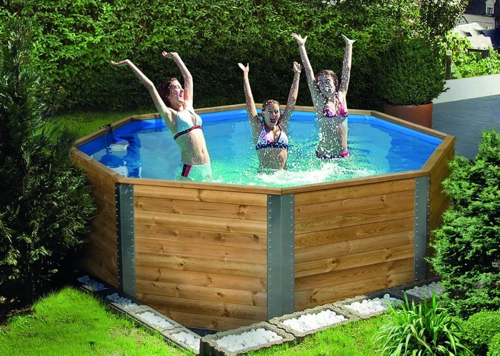 Weka 593 Massivholz Frame Pool mit Filterpumpe und Leiter achteckig 325x325x116cm