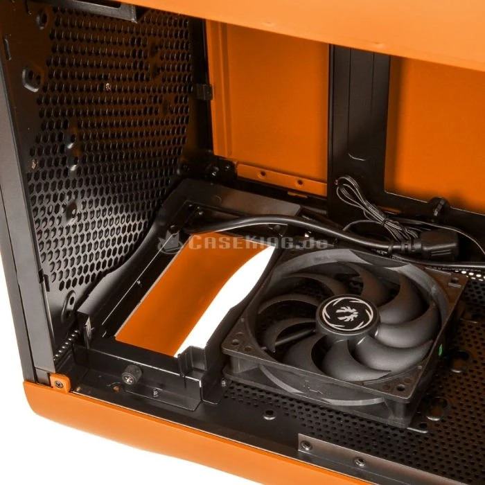 BitFenix Prodigy M orange