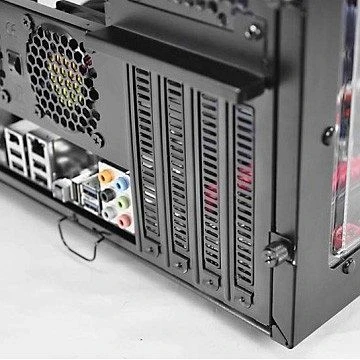 Thermaltake Armor A30i, Acrylfenster