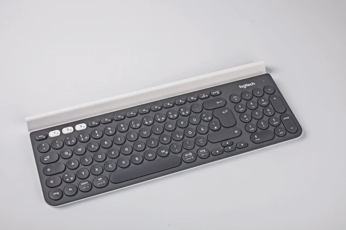 Logitech K780 Multi-Device Wireless Keyboard, USB/Bluetooth, DE