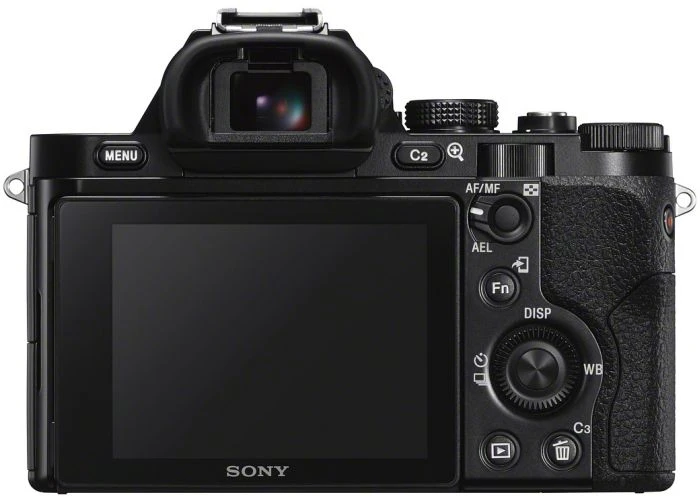 Sony Alpha 7 mit Objektiv FE 28-70mm 3.5-5.6 OSS