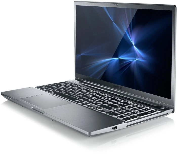Samsung 700Z5C, Core i5-3210M, 8GB RAM, 16GB SSD, 1TB HDD, GeForce GT 640M, DE