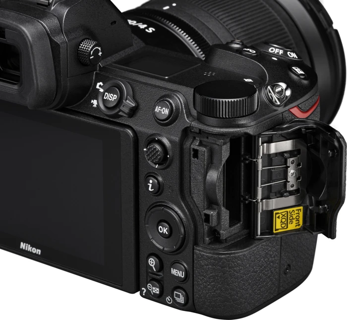 Nikon Z 7 Body mit Bajonettadapter FTZ