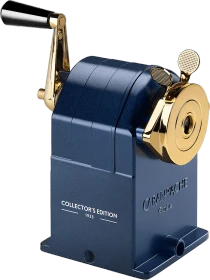 Caran d'Ache Kurbelanspitzer aus Metall cosmic blue