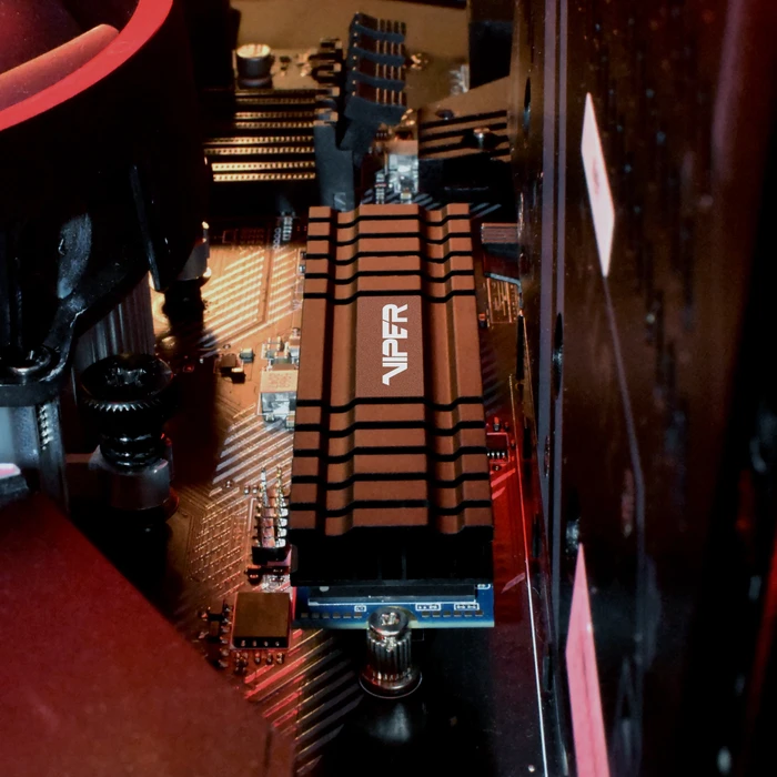 Patriot Viper VPN110 2TB, M.2 2280 / M-Key / PCIe 3.0 x4, Kühlkörper