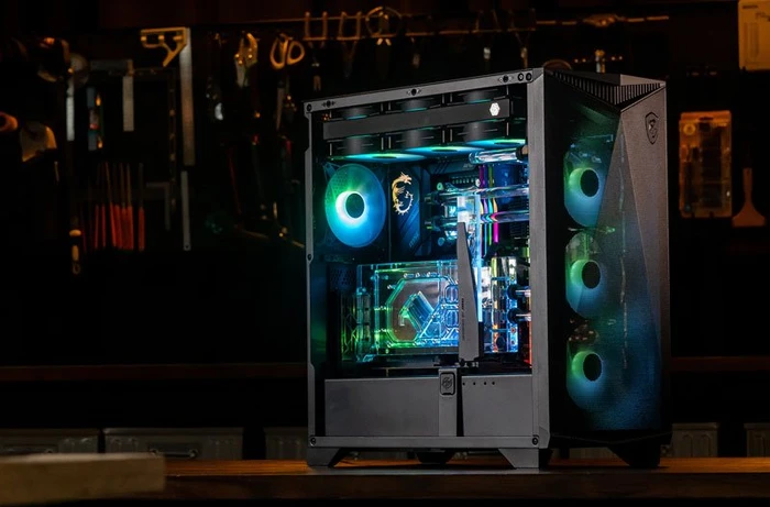MSI MPG Gungnir 300R Airflow, schwarz, Glasfenster