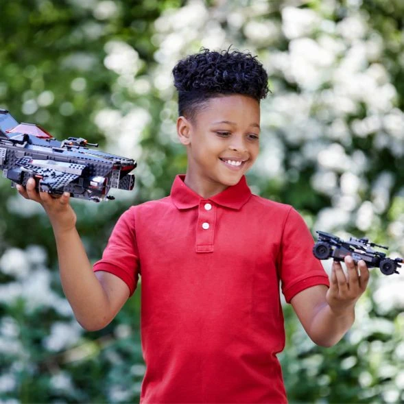 LEGO DC Universe Super Heroes - Flying Fox: Batmobil-Attacke aus der Luft