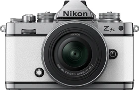 Nikon Z fc silber/weiß mit Objektiv Z DX 16-50mm 3.5-6.3 VR