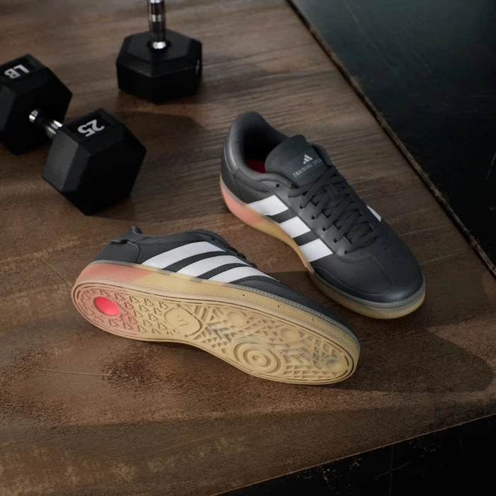 adidas Spezial Training core black/chalk white/lucid red