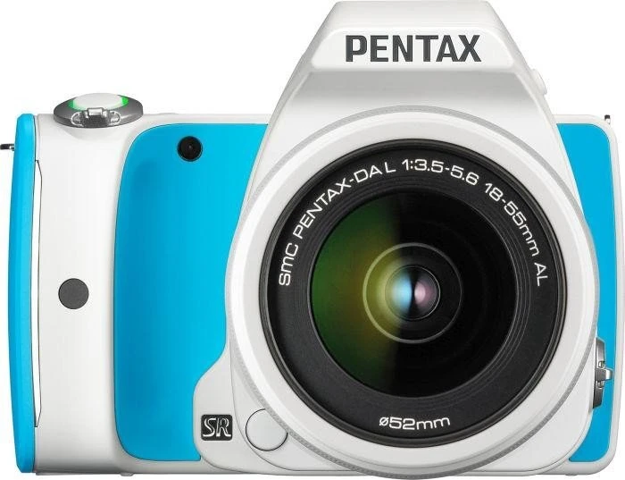 Pentax K-S1 weiß/blau mit Objektiv smc DA L 18-55mm 3.5-5.6 AL