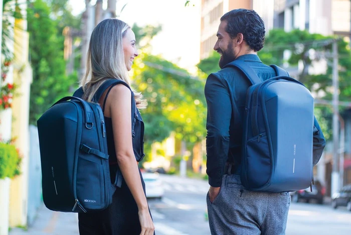 XD Design Bizz 17" Rucksack, schwarz