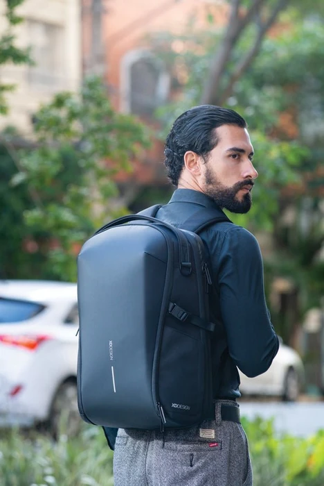 XD Design Bizz 17" Rucksack, schwarz