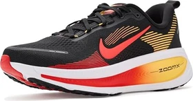 Nike Vomero 18 black/light crimson/topaz gold/bright crimson (Herren)