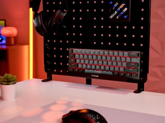 Trust Gaming GXT 1873 Revyn 60% Mini Wireless, grau/schwarz, LEDs RGB, Outemu Red, USB/Bluetooth, DE