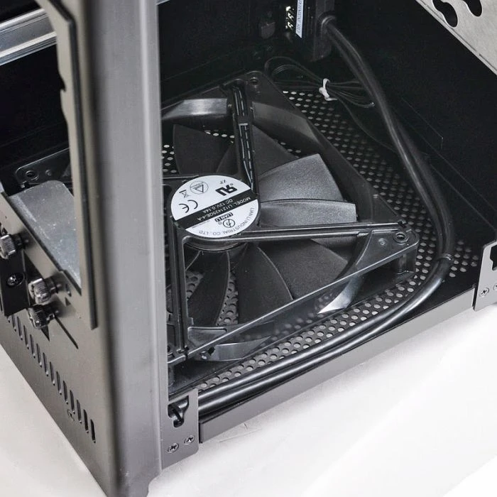 Lian Li PC-Q29B schwarz, Mini-ITX