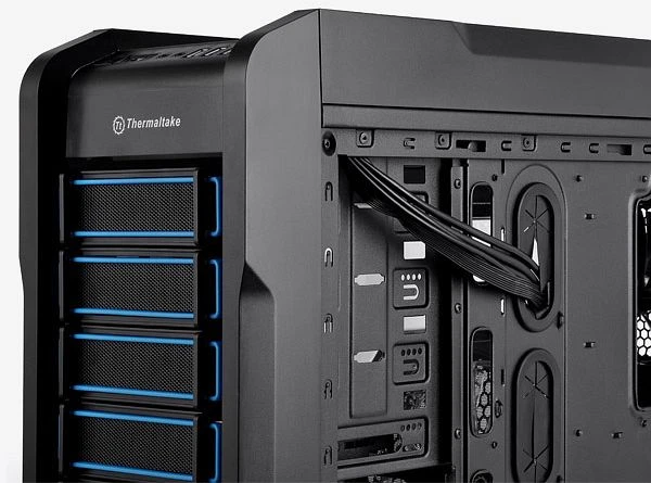 Thermaltake Chaser A71, Acrylfenster