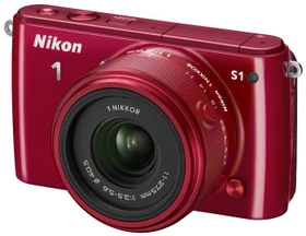 Nikon 1 S1 rot mit Objektiv 1 NIKKOR 11-27.5mm 3.5-5.6