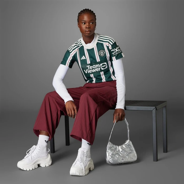 adidas Manchester United 2023/2024 Auswärtstrikot green night/core white/active maroon (Damen)