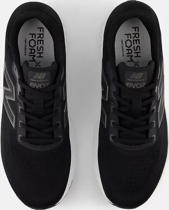 New Balance Fresh Foam X EVOZ v4 black/phantom/black metallic (Herren)
