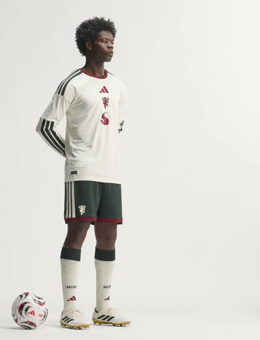 adidas Manchester United Authentic 2026/2027 Ausweichtrikot langarm ivory (Herren)