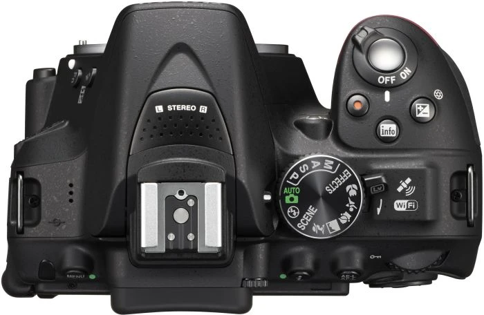 Nikon D5300 schwarz mit Objektiv Fremdhersteller