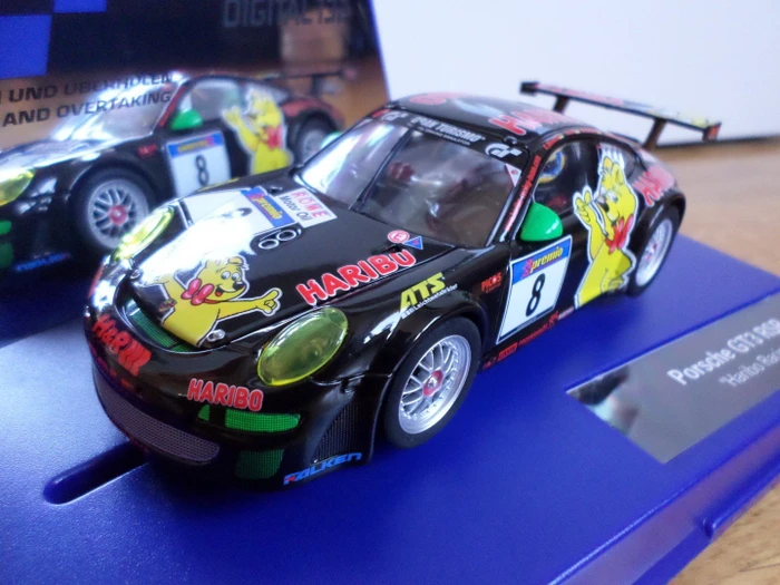 Carrera Digital 132 Porsche GT3 RSR Haribo Racing