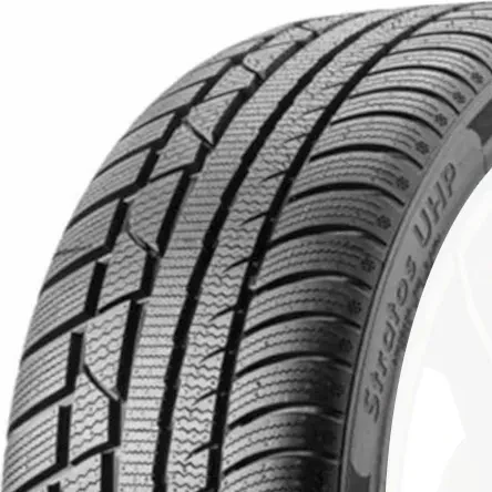 Star Performer Stratos UHP 215/55 R17 94V