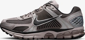 Nike Zoom Vomero 5 college grey/cave stone/metallic silver/black (Herren)