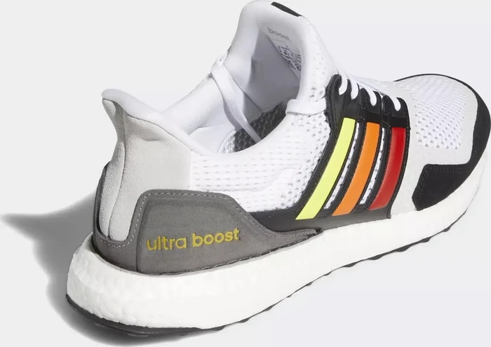 adidas Ultraboost S&L Pride cloud white/core black/gold metallic