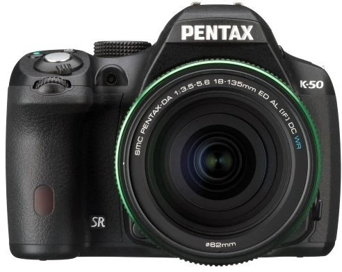 Pentax K-50 schwarz mit Objektiv smc DA 18-135mm 3.5-5.6 ED AL IF DC WR