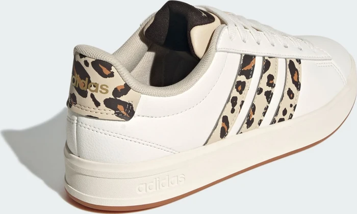 adidas Grand Court 3.0 crystal linen/aurora coffee/matte gold (Damen)
