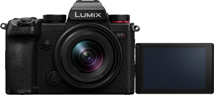 Panasonic Lumix DC-S5D mit Objektiv Lumix S 18-40mm 4.5-6.3