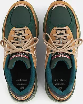 New Balance Made in USA 990v3 tan/green (Herren)