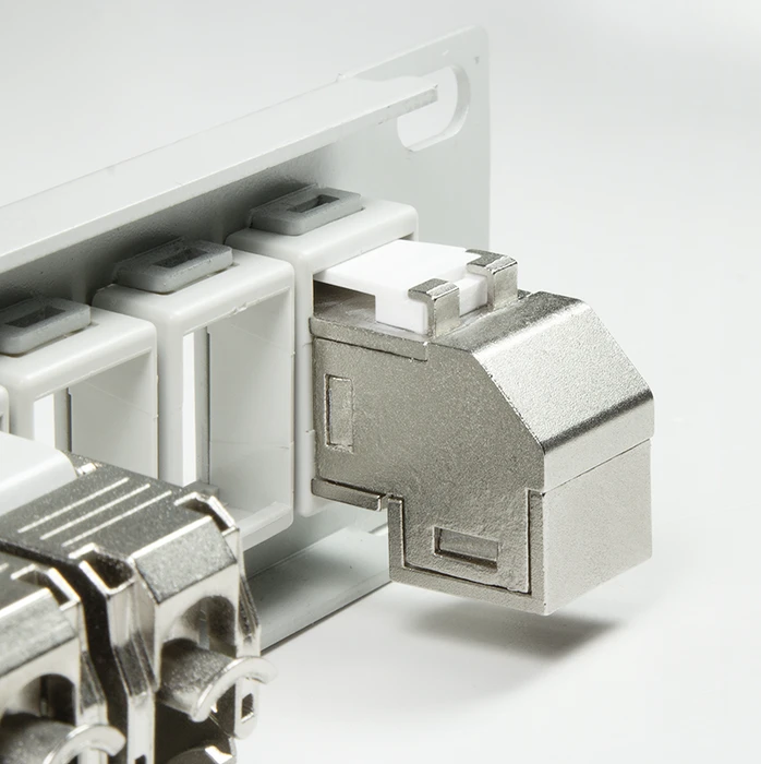 LogiLink Keystone Modul RJ-45 Buchse via RJ-45 Buchse Cat6a, 90° gewinkelt