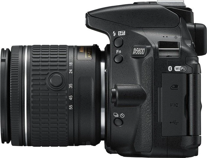 Nikon D5600 mit Objektiv AF-P DX 18-55mm 3.5-5.6 G VR und AF-P DX 70-300mm 4.5-6.3 G ED VR
