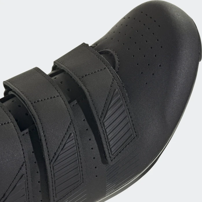 adidas Girano core black/carbon/cloud white
