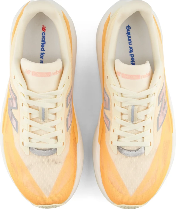 New Balance FuelCell Rebel v5 calcium/gumdrop (Damen)