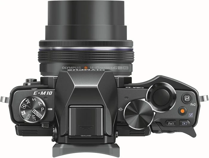 Olympus OM-D E-M10 schwarz mit Objektiv M.Zuiko digital ED 14-42mm 3.5-5.6 EZ und Kameragriff