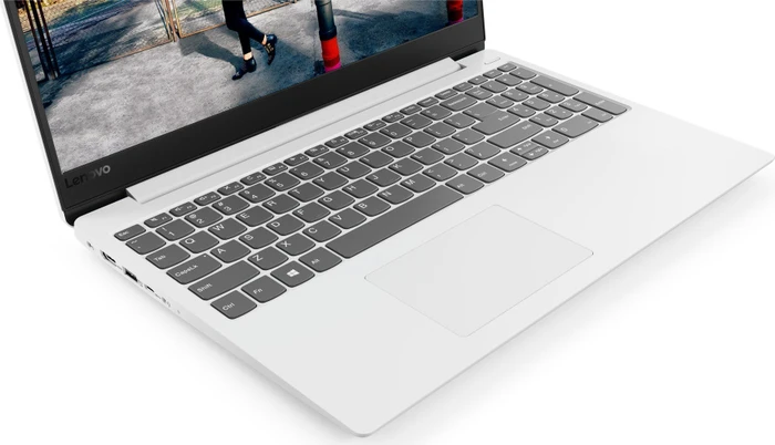 Lenovo IdeaPad 330-15IKBR, weiß, Core i5-8250U, 8GB RAM, 256GB SSD, Radeon 530, DE