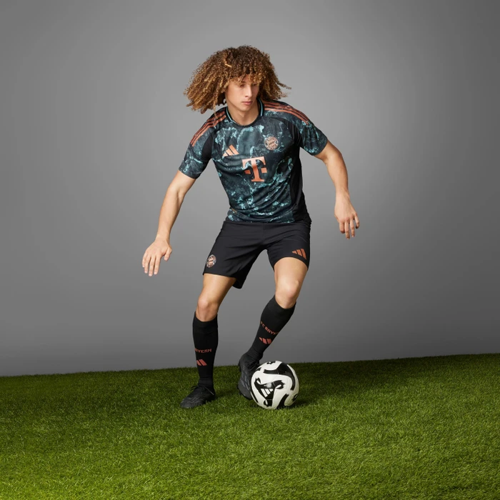 adidas FC Bayern München Authentic 2024/2025 Auswärtstrikot kurzarm (Herren)