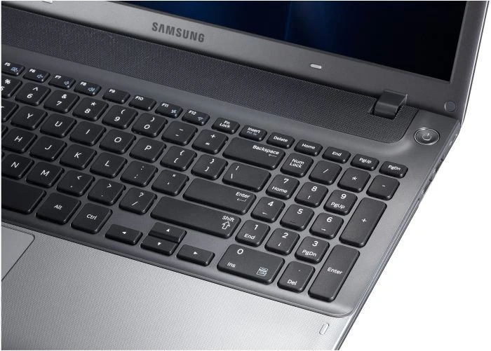 Samsung 350V5C, Core i5-3210M, 8GB RAM, 750GB HDD, Radeon HD 7670M, DE