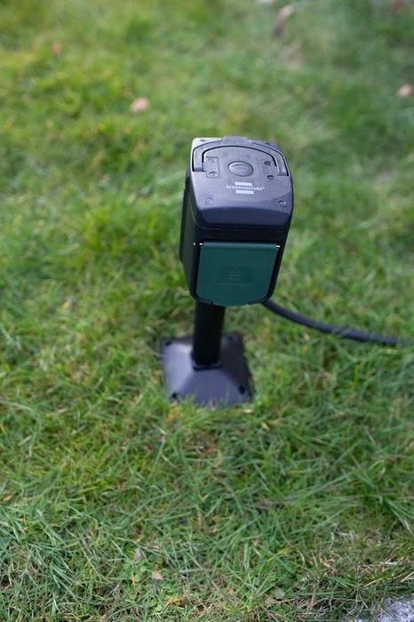 Brennenstuhl Connect WIFI Gartensteckdose mit Erdspieß, 2-fach, IP44, 10m Kabel, Smart-Steckdose