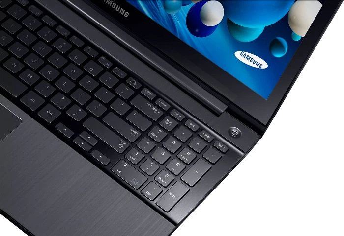 Samsung ATIV Book 8 - 870Z5E, schwarz, Core i7-3635QM, 8GB RAM, 1TB HDD, Radeon HD 8870M, DE