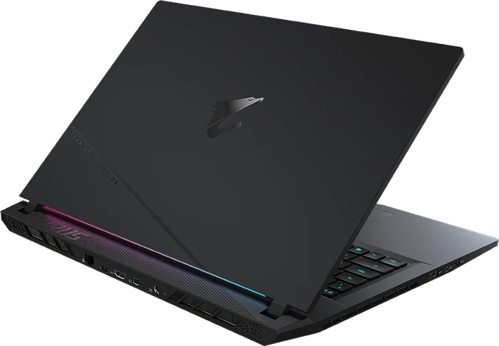 GIGABYTE AORUS 17, Core i7-13620H, 16GB RAM, 1TB SSD, GeForce RTX 4070, DE