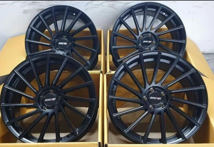 MoTec Tornado 8.5x18 5/112 ET45 (verschiedene Farben)