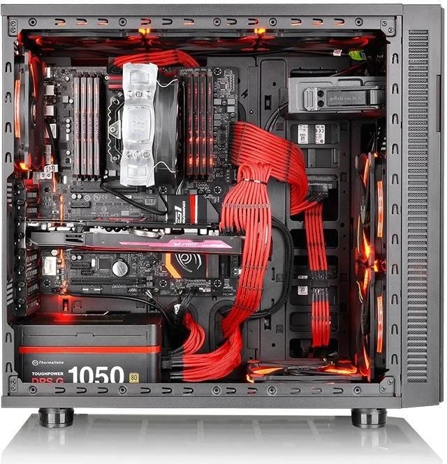 Thermaltake Suppressor F31, Acrylfenster, schallgedämmt
