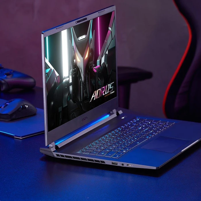 GIGABYTE AORUS 17, Core i7-13620H, 16GB RAM, 1TB SSD, GeForce RTX 4070, DE